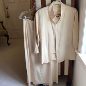 Elegant vintage  dark Cream three piece silk set